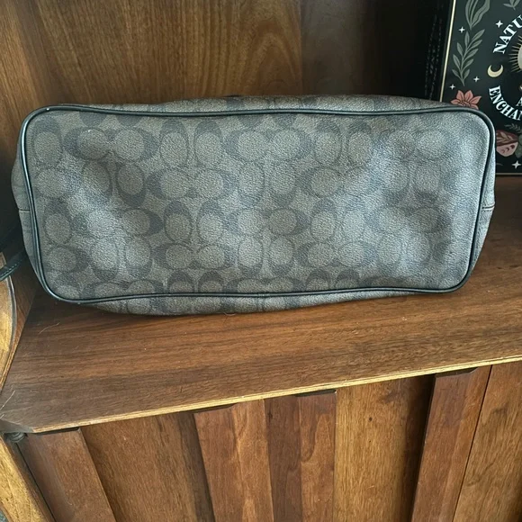 Coach Black and Brown Tote Bag - Picture 5 of 10